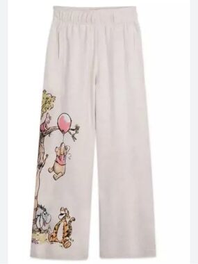 Disney Winnie The Pooh size small graphic wide leg sweatpants